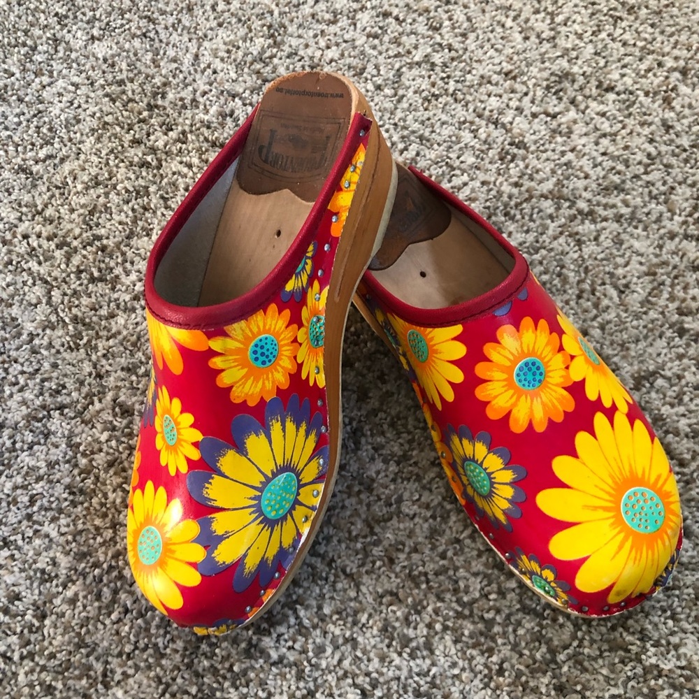 Troentorp Floral Leather Clogs - 35
